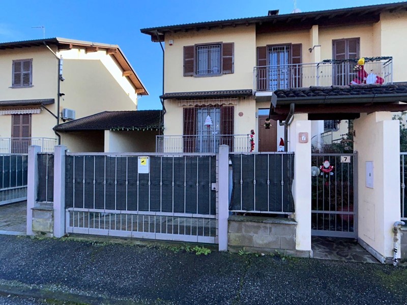 Casa Indipendente in Vendita a Zerbolò, 185'000€, 234 m²