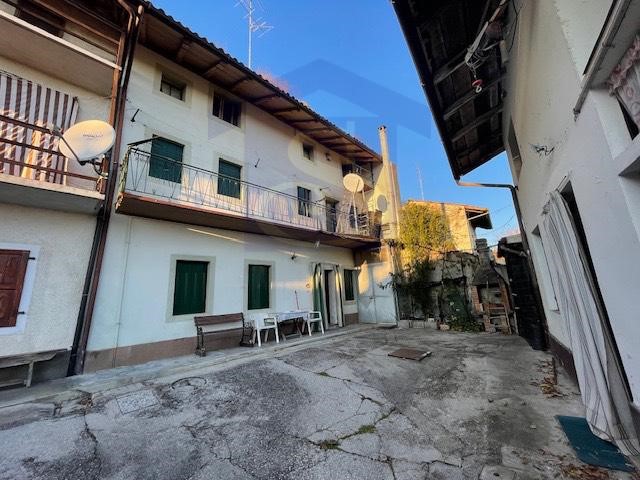 Casale in Vendita a Polcenigo, 67'000€, 110 m², con Box