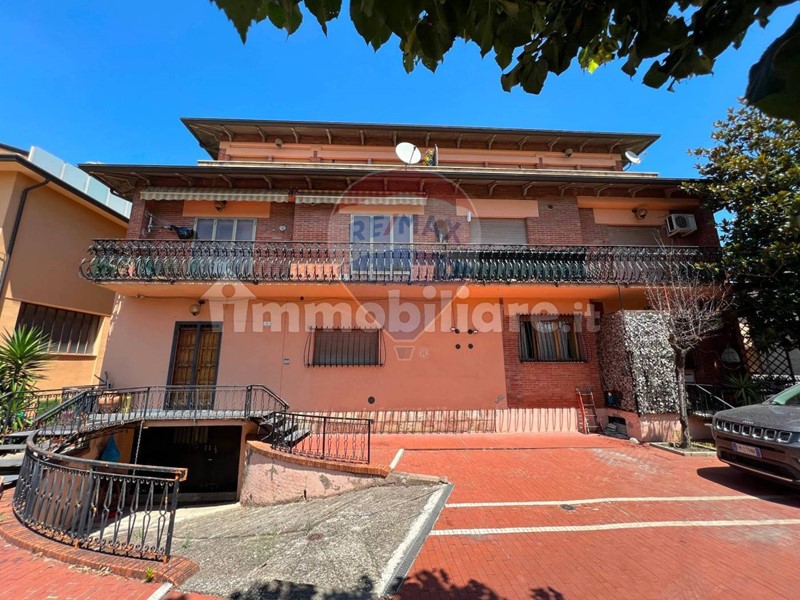 Quadrilocale in Vendita a Bastia Umbra, zona Bastiola, 105'000€, 122 m²
