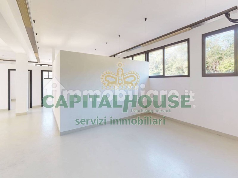 Laboratorio in Affitto a Bologna, zona Mazzini, 750€, 80 m²