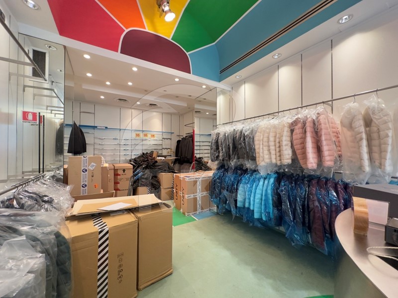 Immobile commerciale in Affitto a Bologna, zona Centro Storico, 1'980€, 77 m²