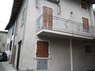 Casa Indipendente in Vendita a Toscolano Maderno, zona localita' Gaino, 140'000€, 120 m²