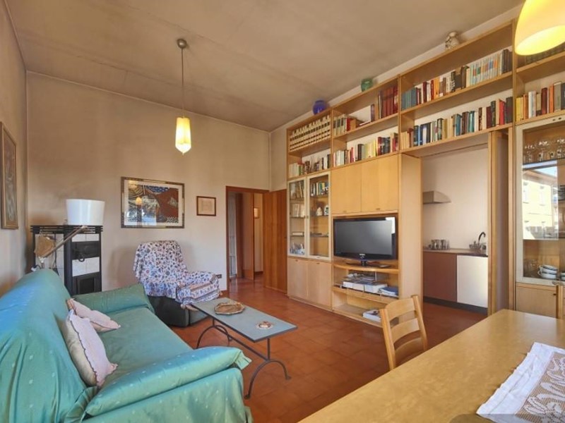 Casa Indipendente in Vendita a Fucecchio, 270'000€, 240 m², con Box