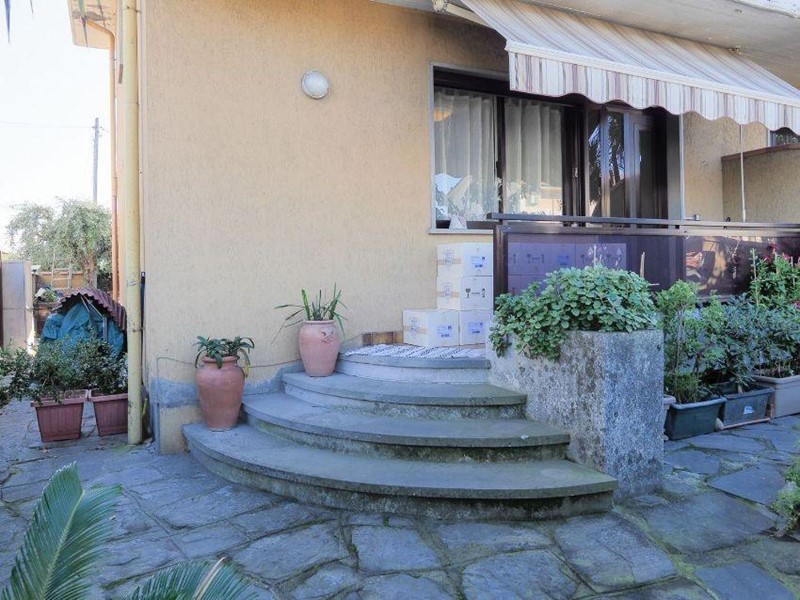 Casa Semi Indipendente in Vendita a Massa, zona Marina di Massa, 299'000&euro;, 150 m², arredato