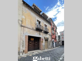 Casa Indipendente in Vendita a Pignataro Maggiore, 69'000€, 300 m²