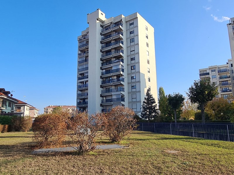 Bilocale in Vendita a Orbassano, 100'000€, 65 m², arredato