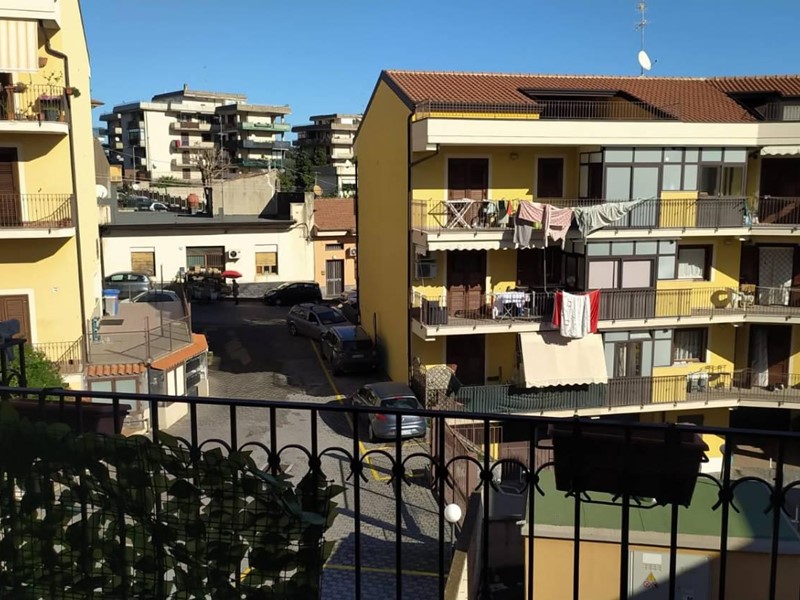 Quadrilocale in Vendita a Aci Catena, 170'000€, 100 m², con Box