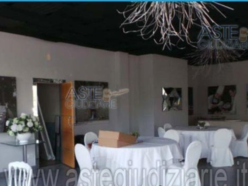 Immobile commerciale in Vendita a Morciano di Romagna, 310'125€, 450 m²