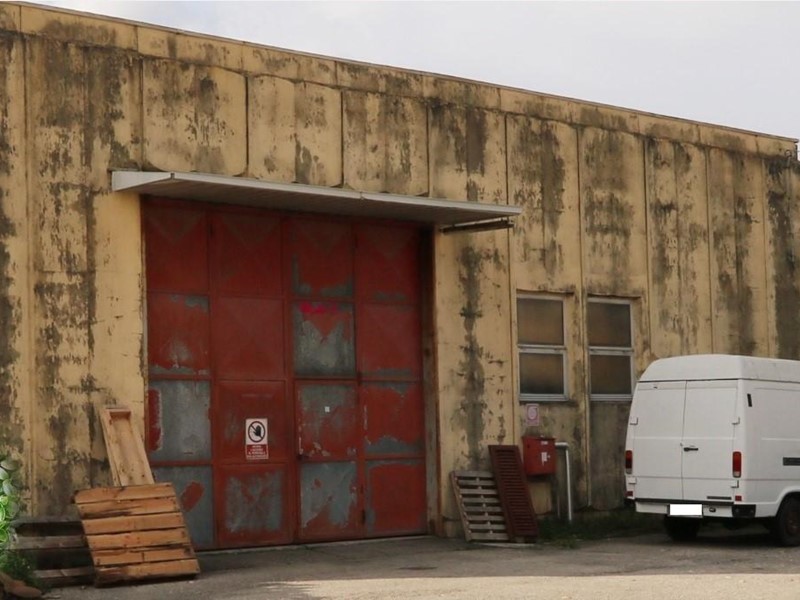 Capannone in Vendita a Vicopisano, 220'000€, 360 m²