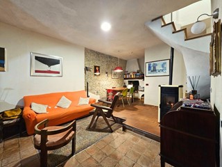 Casa Indipendente in Vendita a Camaiore, zona Nocchi, 155'000&euro;, 85 m², arredato