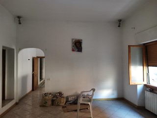 Appartamento in Vendita a Poggibonsi, 110'000€, 245 m²