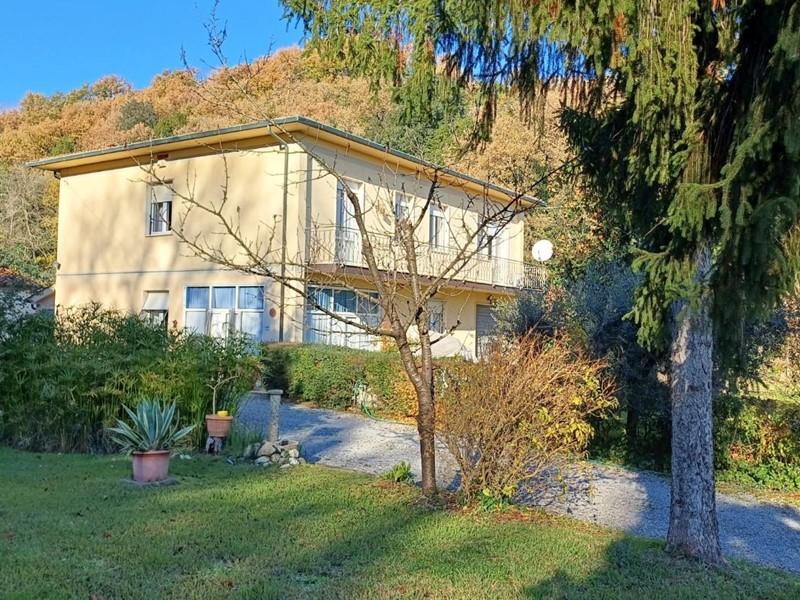 Casale in Vendita a Santa Maria a Monte, zona Ponticelli, 350'000€, 143 m²