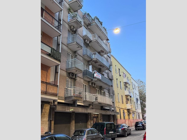 Trilocale in Vendita a Bari, 200'000€, 111 m²