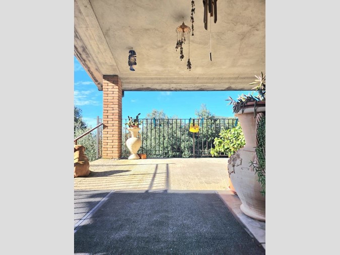 Villa in Vendita a Narni, 130'000&euro;, 220 m²