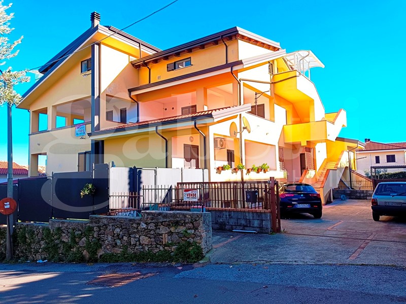 Appartamento in Vendita a Marano Marchesato, 90'000€, 150 m²