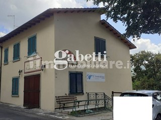 Attività commerciale in Vendita a Montemignaio, 265'000€, 500 m²