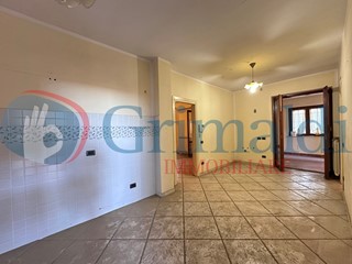 Villa bifamiliare in Vendita a Grottaferrata, 649'000€, 350 m²