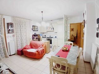 Trilocale in Vendita a Jesi, 110'000€, 65 m²