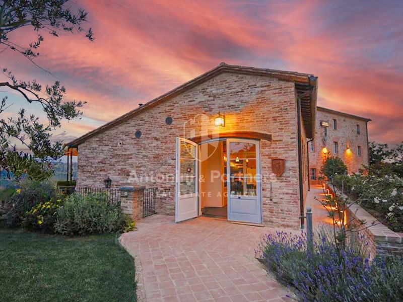 Casa Indipendente in Vendita a Città della Pieve, 2'600'000€, 850 m², arredato