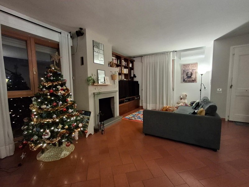 Casa Indipendente in Vendita a Vinci, 375'000€, 180 m², con Box