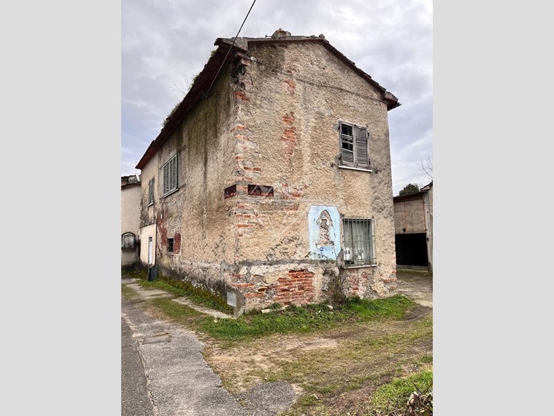 Casa Semi Indipendente in Vendita a Pietrasanta, zona Strettoia, 130'000€, 90 m²