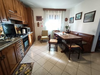 Casa Indipendente in Vendita a Ameglia, zona Fiumaretta, 225'000&euro;, 110 m²