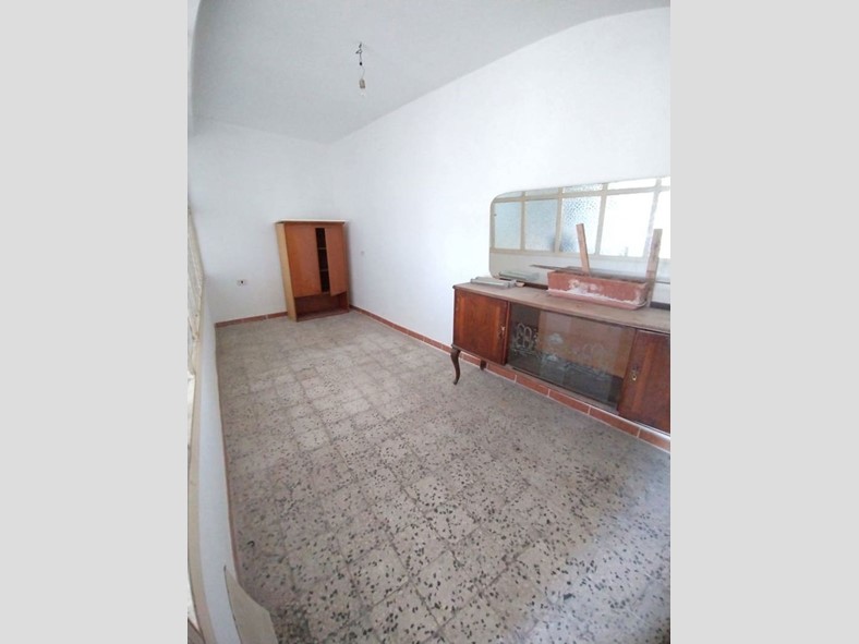 Casa Indipendente in Vendita a Tagliacozzo, 185'000€, 380 m²