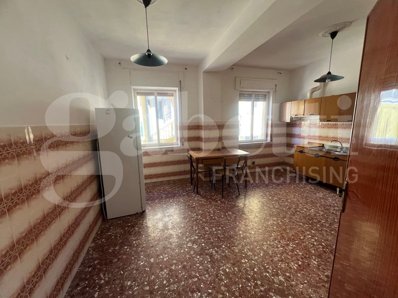 Trilocale in Vendita a Amantea, 58'000€, 89 m²