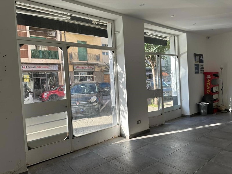 Negozio in Vendita a Milazzo, 90'000€, 45 m²
