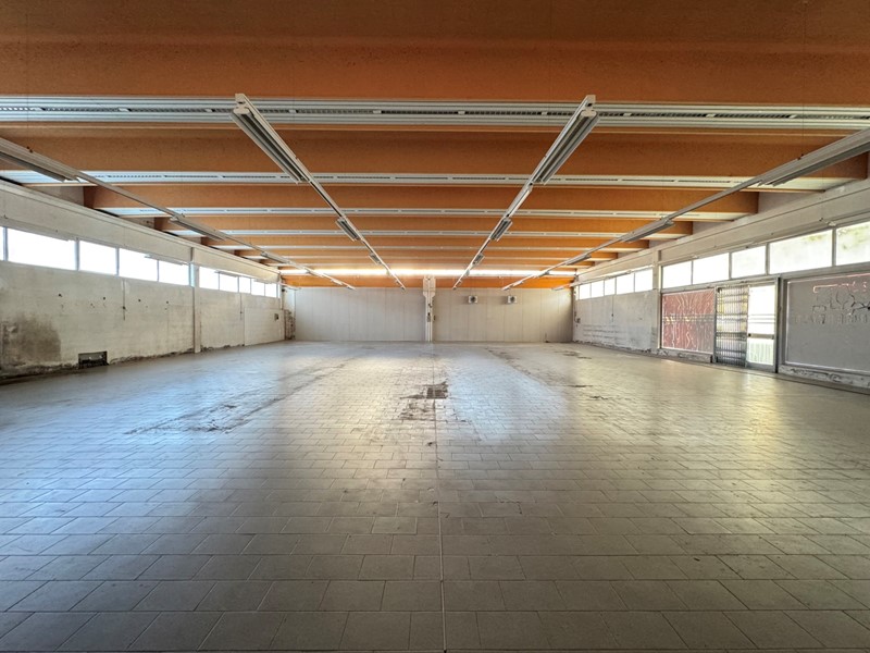 Capannone in Affitto a Sossano, 1'500€, 600 m²