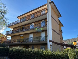 Bilocale in Vendita a Andora, zona Marina Di Andora, 190'000€, 51 m², arredato, con Box