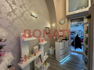 Attività commerciale in Vendita a La Spezia, zona Centro, 45'000€, 28 m², arredato