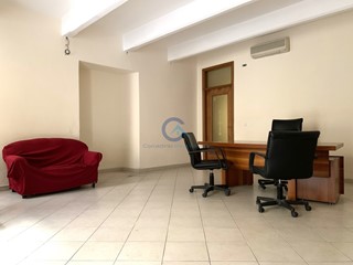 Ufficio in Affitto a Catanzaro, zona Centro storico, 300&euro;, 60 m²
