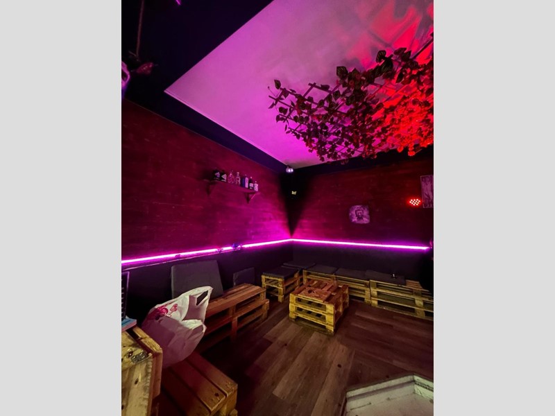 Attività commerciale in Vendita a Pescara, 30'000&euro;, 100 m², arredato