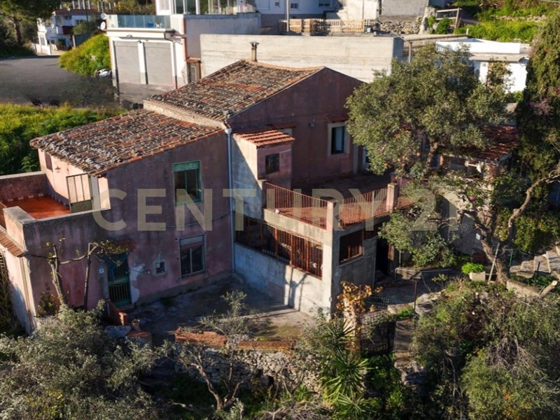 Casa Indipendente in Vendita a Castelmola, 265'000€, 