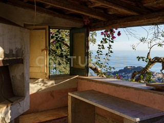 Casa Indipendente in Vendita a Castelmola, 265'000€, 