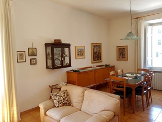 Appartamento in Vendita a Jesi, 135'000€, 135 m²