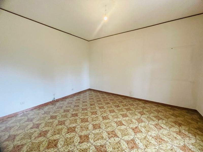 Casale in Vendita a Castelbellino, 230'000€, 360 m²