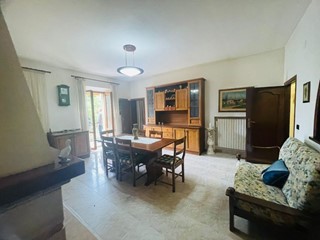 Casale in Vendita a Castelbellino, 230'000€, 360 m²