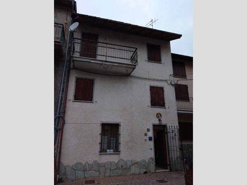 Casa Semi Indipendente in Vendita a Bardineto, zona Centrale, 39'000€, 52 m²
