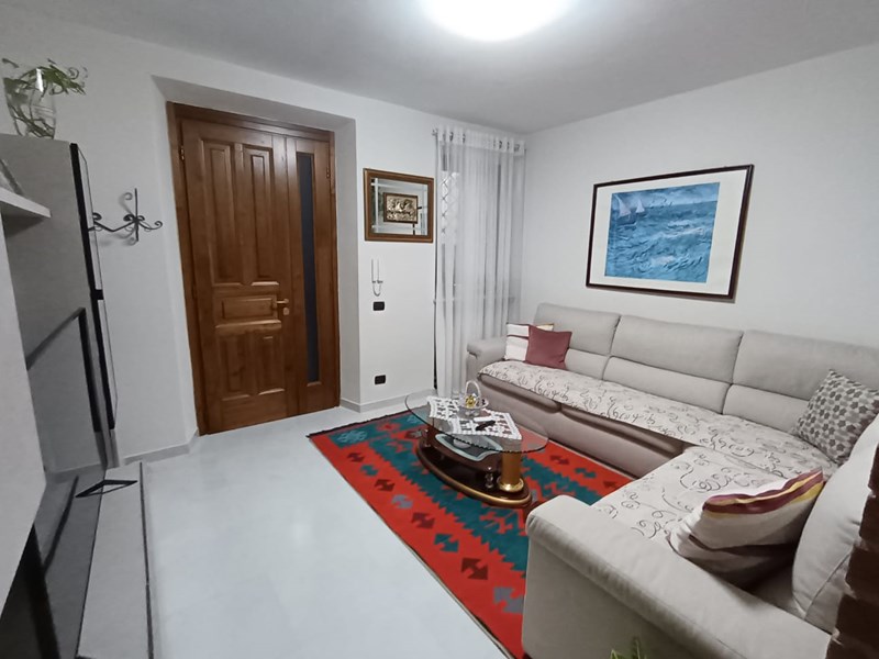 Casa di corte in Vendita a Porcari, zona Porcari (LU), 238'000€, 100 m²
