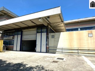 Capannone in Vendita a Santa Croce sull'Arno, 390'000€, 500 m²