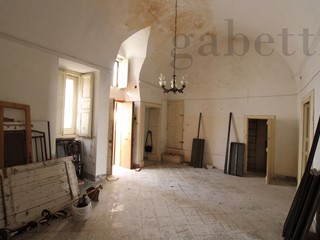 Casa Indipendente in Vendita a Copertino, 165'000€, 450 m²