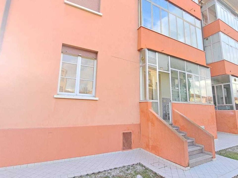 Trilocale in Vendita a Pesaro, 195'000&euro;, 102 m², con Box