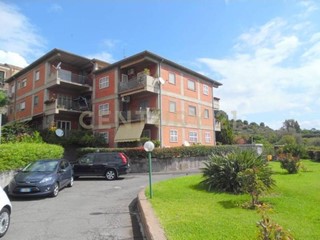 Appartamento in Vendita a Aci Castello, 178'000€, 130 m², con Box