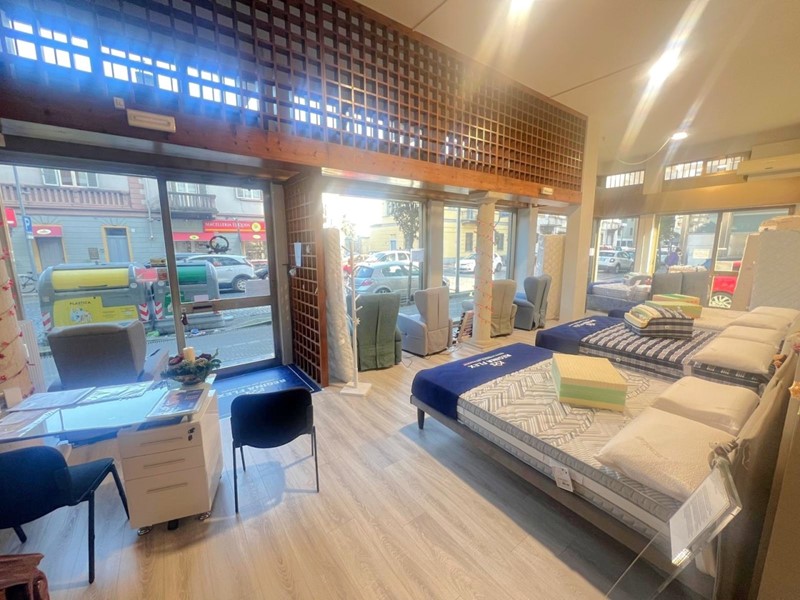 Immobile commerciale in Vendita a Vercelli, 145'000&euro;, 200 m²