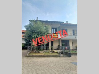 Casa Semi Indipendente in Vendita a Busto Arsizio, 245'000€, 200 m²