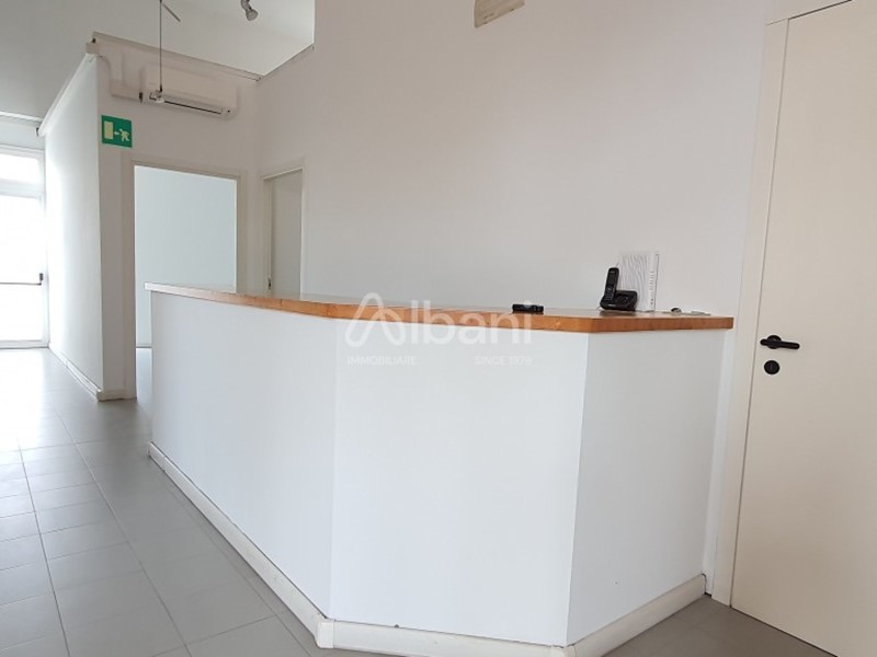 Ufficio in Affitto a La Spezia, 1'200&euro;, 190 m²