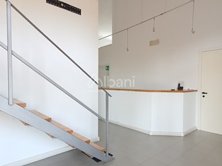 Ufficio in Affitto a La Spezia, 1'200€, 190 m²