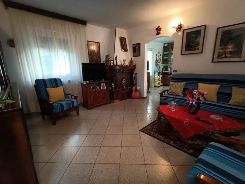 Casa Semi Indipendente in Vendita a Ameglia, zona Fiumaretta, 225'000&euro;, 110 m²